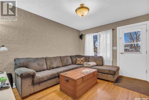 3050 Montague Street, Regina, SK - Indoor Photo Showing Living Room