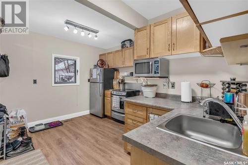 3050 Montague Street, Regina, SK - Indoor Photo Showing Kitchen