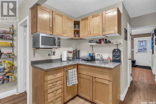 3050 Montague Street, Regina, SK - Indoor Photo Showing Kitchen