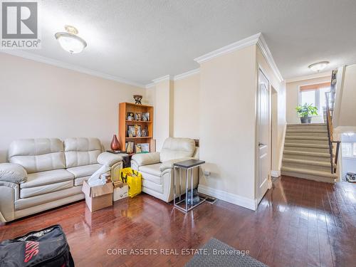 22 Bryant Court, Brampton, ON - Indoor Photo Showing Living Room