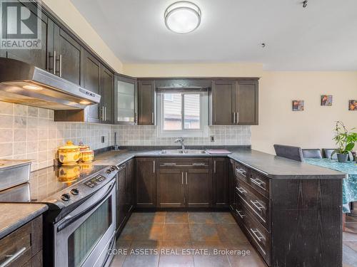 22 Bryant Court, Brampton, ON - Indoor Photo Showing Kitchen With Double Sink