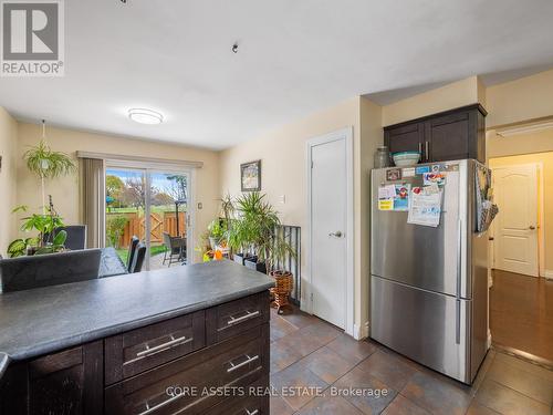 22 Bryant Court, Brampton, ON - Indoor Photo Showing Kitchen