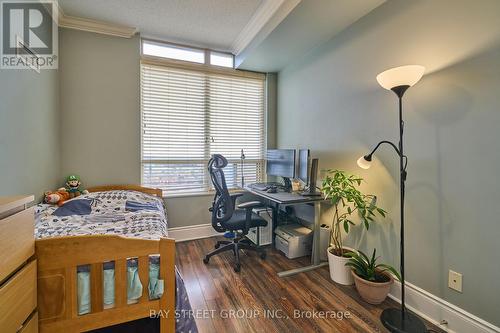 1114 - 3880 Duke Of York Boulevard, Mississauga, ON - Indoor Photo Showing Bedroom