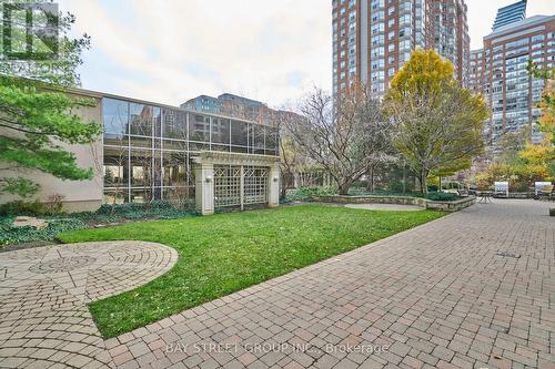 1114 - 3880 Duke Of York Boulevard, Mississauga, ON - Outdoor