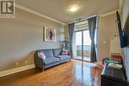 1114 - 3880 Duke Of York Boulevard, Mississauga, ON - Indoor Photo Showing Living Room