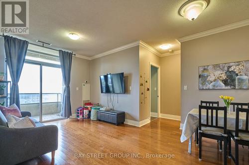 1114 - 3880 Duke Of York Boulevard, Mississauga, ON - Indoor Photo Showing Living Room