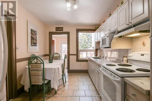 94 Fairbank Avenue, Toronto, ON - Indoor Photo Showing Kitchen