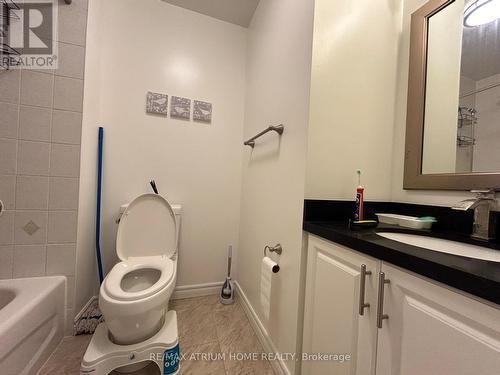 3077 Hawktail Crescent, Mississauga, ON - Indoor Photo Showing Bathroom