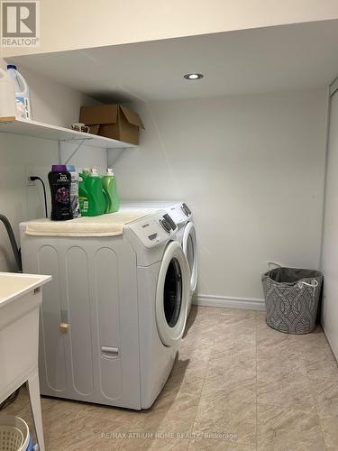 3077 Hawktail Crescent, Mississauga, ON - Indoor Photo Showing Laundry Room