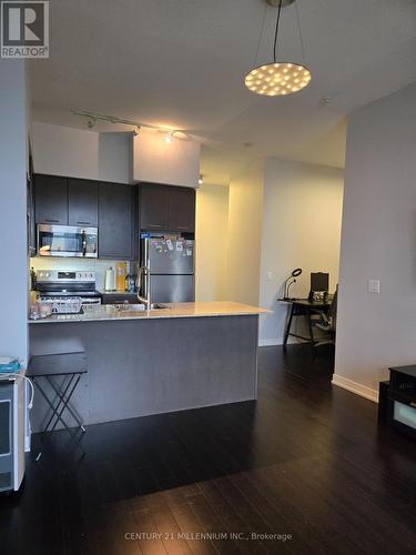 411 - 365 Prince Of Wales Drive, Mississauga, ON - Indoor Photo Showing Kitchen