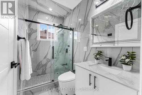 5 Baskerville Crescent, Toronto, ON - Indoor Photo Showing Bathroom