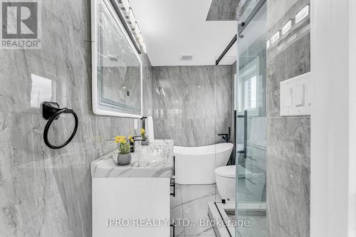 5 Baskerville Crescent, Toronto, ON - Indoor Photo Showing Bathroom