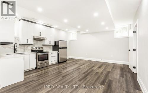 5 Baskerville Crescent, Toronto, ON - Indoor Photo Showing Kitchen