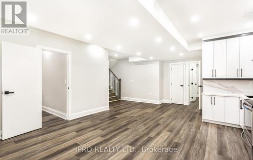 5 Baskerville Crescent, Toronto, ON - Indoor Photo Showing Kitchen