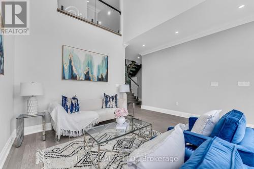 5 Baskerville Crescent, Toronto, ON - Indoor Photo Showing Living Room