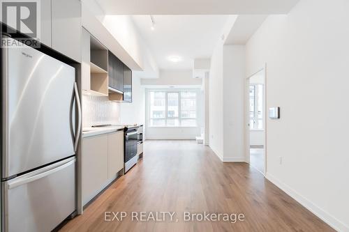 224 - 395 Dundas Street West Street, Oakville, ON - Indoor Photo Showing Kitchen