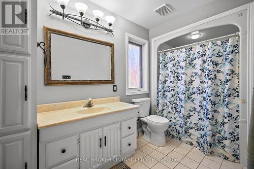 9 Bexley Street, Woodstock, ON - Indoor Photo Showing Bathroom