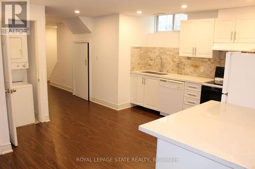 250 Nashville Circle, Hamilton, ON - Indoor Photo Showing Kitchen