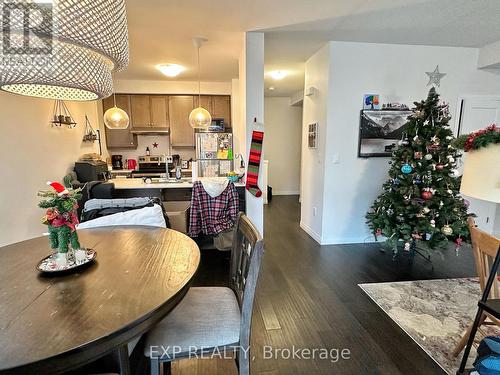 98 - 30 Time Square Boulevard, Hamilton, ON - Indoor Photo Showing Dining Room