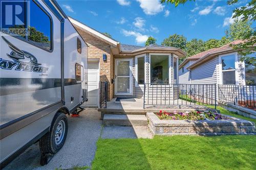 529 Chantel Court, Sarnia, ON - Outdoor