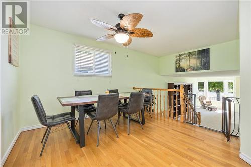 529 Chantel Court, Sarnia, ON - Indoor Photo Showing Dining Room