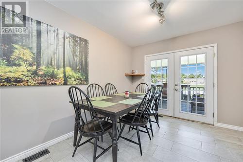 529 Chantel Court, Sarnia, ON - Indoor Photo Showing Dining Room