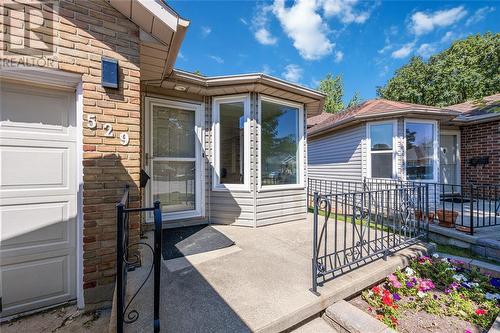 529 Chantel Court, Sarnia, ON - Outdoor