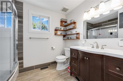 529 Chantel Court, Sarnia, ON - Indoor Photo Showing Bathroom