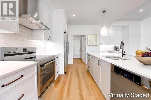 6755 Shaker Lane, Plympton-Wyoming, ON - Indoor Photo Showing Kitchen With Double Sink With Upgraded Kitchen