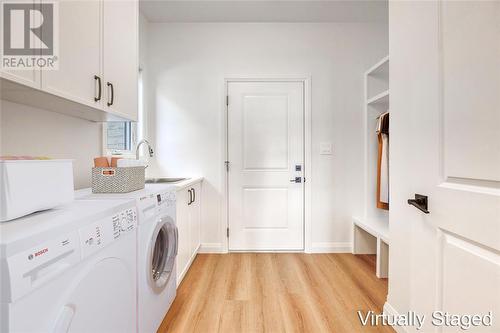 6755 Shaker Lane, Plympton-Wyoming, ON - Indoor Photo Showing Laundry Room