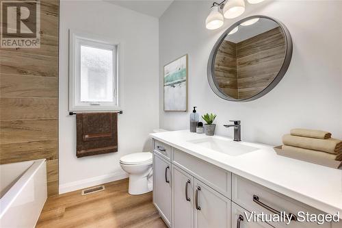 6755 Shaker Lane, Plympton-Wyoming, ON - Indoor Photo Showing Bathroom