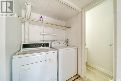 5040 10Th Avenue, Regina, SK - Indoor Photo Showing Laundry Room