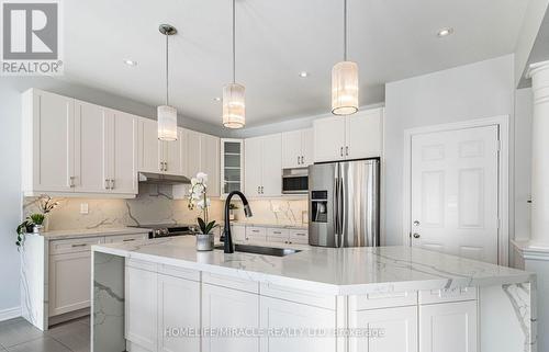 4664 Ray Lane, Burlington, ON - Indoor Photo Showing Kitchen With Upgraded Kitchen