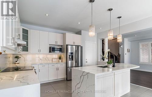 4664 Ray Lane, Burlington, ON - Indoor Photo Showing Kitchen With Upgraded Kitchen