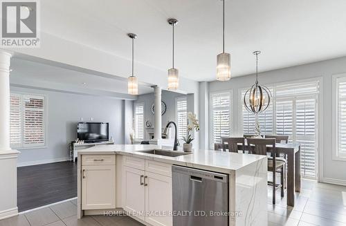 4664 Ray Lane, Burlington, ON - Indoor Photo Showing Kitchen With Upgraded Kitchen