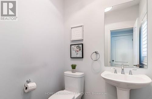 4664 Ray Lane, Burlington, ON - Indoor Photo Showing Bathroom