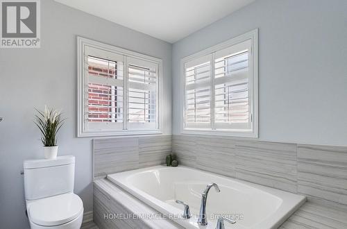 4664 Ray Lane, Burlington, ON - Indoor Photo Showing Bathroom