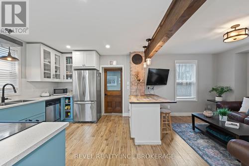 560 Frontenac Street, Kingston (East Of Sir John A. Blvd), ON - Indoor Photo Showing Kitchen