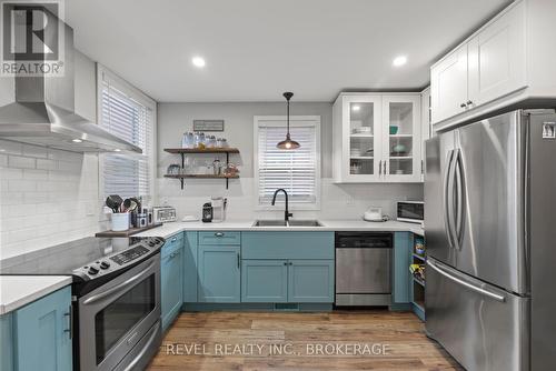 560 Frontenac Street, Kingston (East Of Sir John A. Blvd), ON - Indoor Photo Showing Kitchen With Upgraded Kitchen