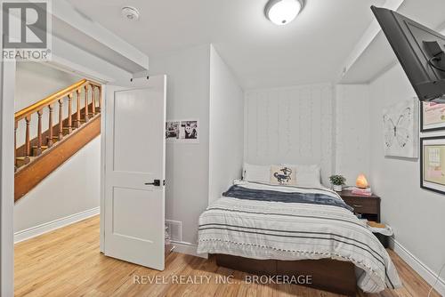 560 Frontenac Street, Kingston (East Of Sir John A. Blvd), ON - Indoor Photo Showing Bedroom