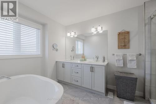 1056 Meadowlark Ridge, London, ON - Indoor Photo Showing Bathroom