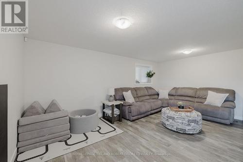 1056 Meadowlark Ridge, London, ON - Indoor Photo Showing Living Room