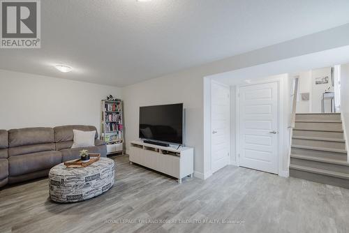 1056 Meadowlark Ridge, London, ON - Indoor Photo Showing Living Room