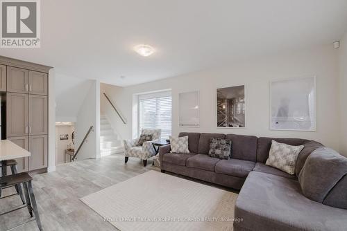 1056 Meadowlark Ridge, London, ON - Indoor Photo Showing Living Room