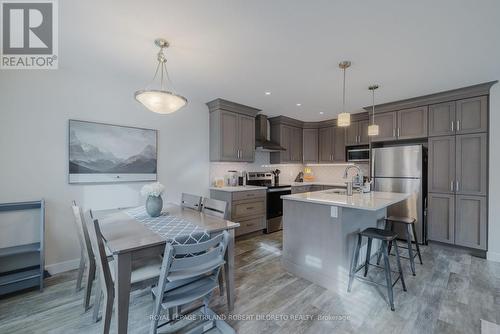 1056 Meadowlark Ridge, London, ON - Indoor Photo Showing Kitchen With Upgraded Kitchen