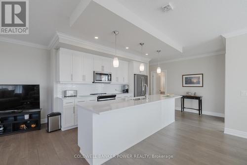 404 - 460 Callaway Road, London, ON - Indoor Photo Showing Kitchen With Upgraded Kitchen