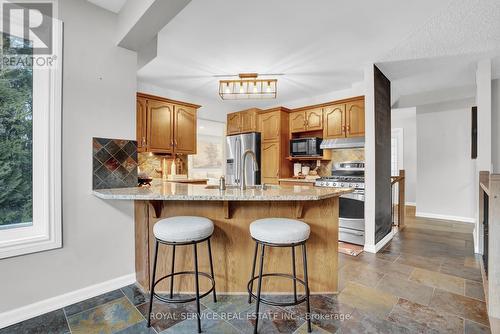 7634 Langstaff Road, Clarington, ON - Indoor Photo Showing Kitchen With Upgraded Kitchen