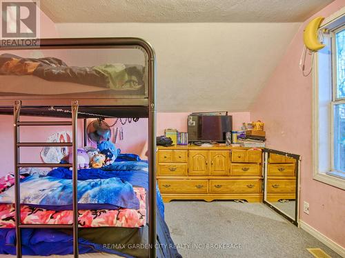 27 Indiana Road W, Haldimand, ON - Indoor Photo Showing Bedroom