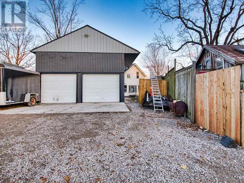 27 Indiana Road W, Haldimand, ON - Outdoor With Exterior