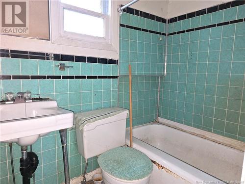 178 Belmont Street, Saint John, NB - Indoor Photo Showing Bathroom